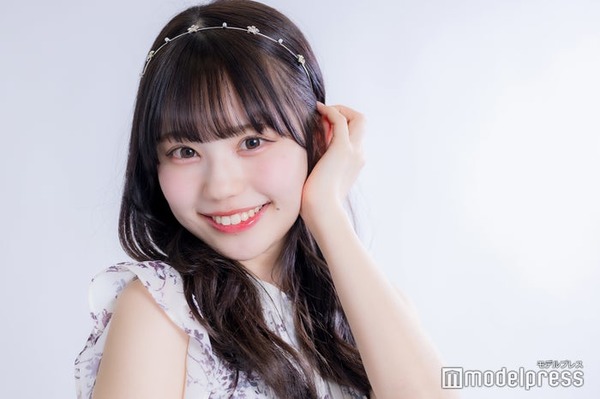 オールナイトフジコ上西萌々のアクリルスタンドと写真のセットです。 m14769434577_1.jpg?1739805066