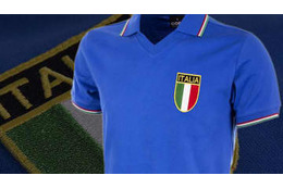 イタリア代表、「クラシック感がたまらない」レトロユニフォームとジャケット 画像