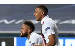 エムバペとネイマールの半裸も！PSG、CL決勝進出の「お祭り」がこちら 画像