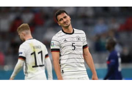 EUROで痛恨オウンゴールのフメルス、3歳息子が喜んでいたワケを明かす 画像