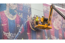 PSG移籍のメッシ、「バルセロナの壁画削除シーン」がこちら 画像