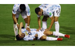 膝ぐにゃりのメッシは大丈夫か…アルゼンチン監督が説明する 画像