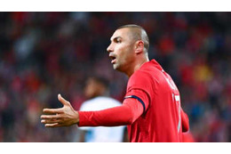 W杯予選はここまでやる！？物議を醸す「ずっこけPKダイブ」がこちら 画像