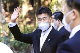 泉氏、与党の改選過半数割れ目標 画像