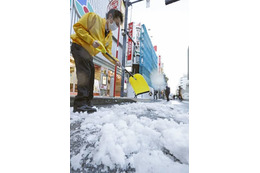 首都圏の積雪、交通に影響 画像