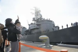 中東で「兼務」第1陣出港 画像