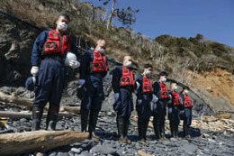 震災11年を前に、沿岸を捜索 画像