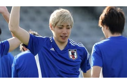 大エース伊東純也、決戦目前も気負いゼロ！「ちょっと眠い」 画像