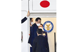 首相、ベルギーへ出発 画像