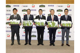 CO2排出ゼロのレタス出荷 画像