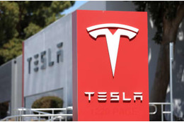 米テスラ、純利益7倍超 画像