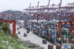 中国、4月の輸出4％増に鈍化 画像