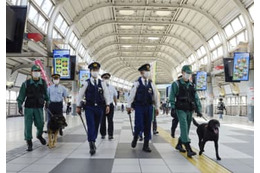 クアッド控え、駅警戒を公開 画像