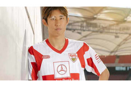 遠藤・伊藤所属のシュトゥットガルト、超レトロな「30周年記念」ユニフォーム発表！ 画像