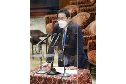 首相、沖縄の基地負担軽減に決意 画像