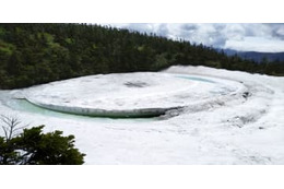 国立公園「竜の目」に侵入 画像