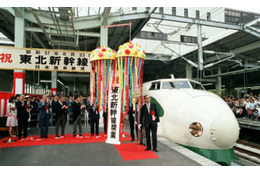 東北新幹線40年見つめる慰霊碑 画像