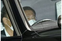 首相、安倍元首相の自宅弔問 画像