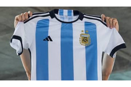 アルゼンチン代表、カタールW杯に向けた新ユニフォーム発表！「国の象徴」を背負うデザイン 画像