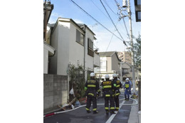 東京・荒川で住宅火災、2人死亡 画像