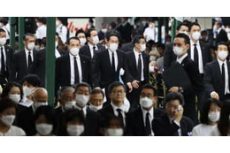 平和記念式典、警備強化 画像