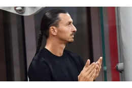 40歳イブラヒモヴィッチ、後ろ髪がすごいことになる 画像
