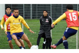 「W杯くんの？」 日本代表に“降臨”した長谷部と長友の再会シーン 画像