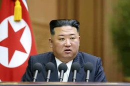 北朝鮮が弾道ミサイル2発発射 画像