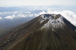 富士山初冠雪、昨年より4日遅く 画像