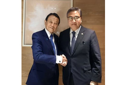 麻生氏、韓国外相や大統領と会談 画像