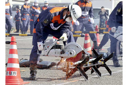 災害備え救助技術を確認、警視庁 画像