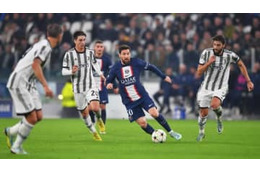 「最強メッシにボールを渡せ、PSG1年目はそれがなかった」 ポチェッティーノ監督が解説 画像
