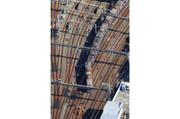 京成高砂駅で回送電車が脱線 画像