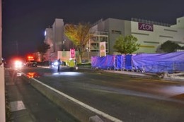 福島で歩道に車、1人死亡 画像