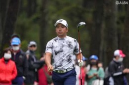 ＜中間速報＞比嘉一貴が首位快走　後続と3打差でサンデーバックナインへ 画像