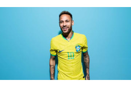 「そこはネイマールだろ！どけ」W杯ブラジル代表選手、写真撮影でバトル！？ 画像