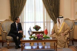 イスラエル大統領、バーレーンに 画像