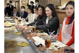 美と平和の大使、万博PR 画像