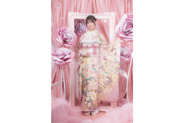 超ときめき宣伝部・菅田愛貴、花柄の振袖姿で魅了　妖艶な輝き放つ 画像
