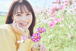日向坂46宮田愛萌、初小説集「きらきらし」封入特典ポストカード公開 やわらかな笑顔が魅力的 画像