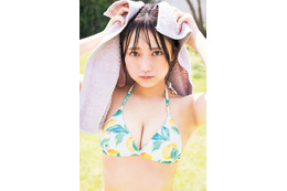 AKB48鈴木くるみ、ふっくら美バスト輝く水着姿 グラビア開始後1週間でフォロワー増加「このポジションは譲りたくない」 画像