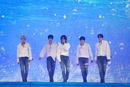 TOMORROW X TOGETHER「Weverse Con」1日目トリ飾る ワールドツアー経た韓国での舞台に感激「こんな幸せな日々があるだろうか」＜2023 Weverse Con Festival＞ 画像
