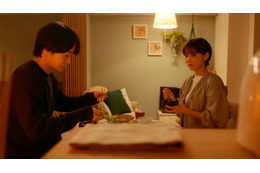 ＜隣の男はよく食べる 第10話＞⿇紀、上司宅に一泊 蒼太への告白に悩む 画像
