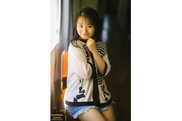 STU48峯吉愛梨沙、“大人モード”で美脚チラリ 画像