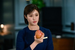 「ラストマン」バトラー・難波（王林）の正体に驚きの声 キャラ変＆りんご登場も話題に 画像
