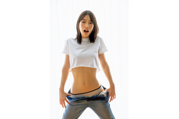 森川葵、ヘルシー美くびれが大胆披露 初写真集重版決定＜Ebipilaf＞ 画像
