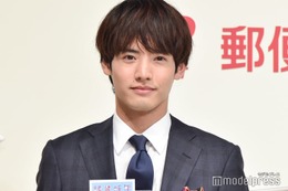 Sexy Zone中島健人、赤楚衛二から「かのきれ」共演者との自撮りショット届く「すごいボサボサの髪で眠そうな顔」 画像