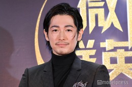 “包丁で指先切り落とした”ディーン・フジオカ「先っぽ生えてきました」最新ショットに反響 画像