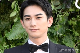町田啓太、誕生日迎え幼少期ショット公開「面影ある」「すでにイケメン」と話題 画像