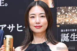MEGUMI、人生初体験に照れ ノースリーブドレスで美肩大胆披露 画像